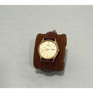 Vintage Seiko 5Y23 8039 - Champagne Dial - Day Date - Brown Leather Strap - Runs
